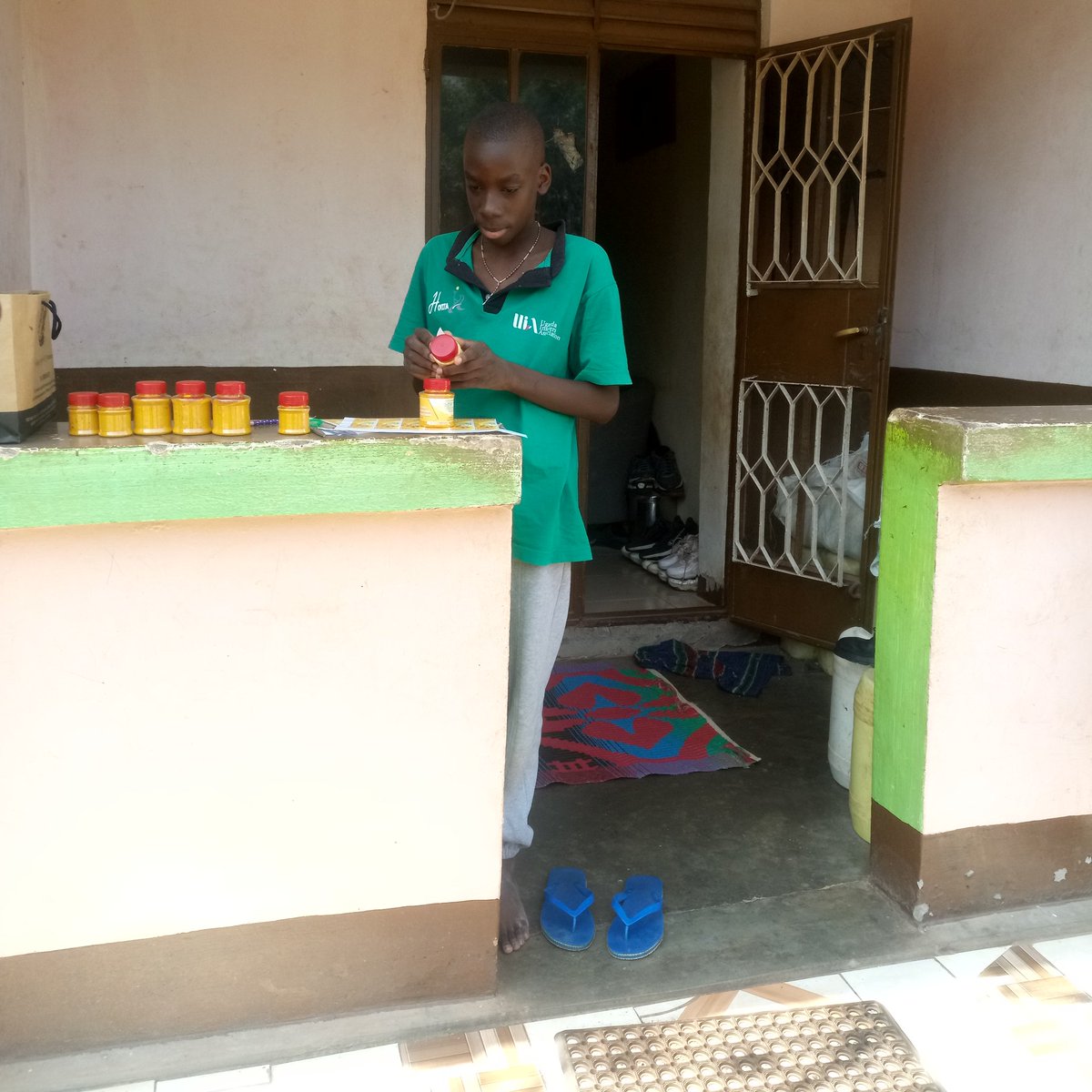 UGCommonwealth's tweet image. We produce #Kiapi family home made turmeric and avocado tea powders in Mbale city. Our trade mark is #MAARK