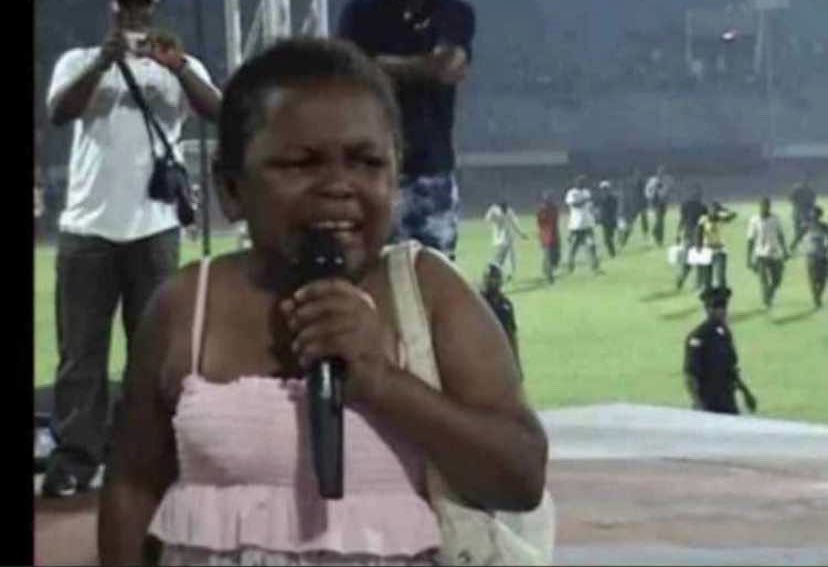 mlle__Ray's tweet photo. Journaliste : Dites-nous tout

Lui : @mlle_Ray m'avait recommandé le stand d' @afrik_food pour le Eat and drink

Journaliste : Et ?

Lui : Je ne suis pas partie

Journaliste : Et ?

Lui: Je regrette 😭😭😭

Très bien 🙇🏾‍♀️ https://t.co/4zgkLnv74x