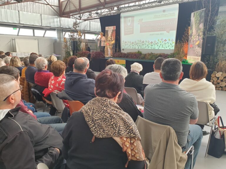 🌸#VillesetVillagesFleuris 🌷
La remise Néo-Aquitaine des prix du label 2021 et 2022 a réuni 400 participants représentant 130 communes lauréates.
#dordogne #Périgord #nouvelleaquitaine  @VVFleuris
🔐👉courrier-francais.com/actualites/reg…