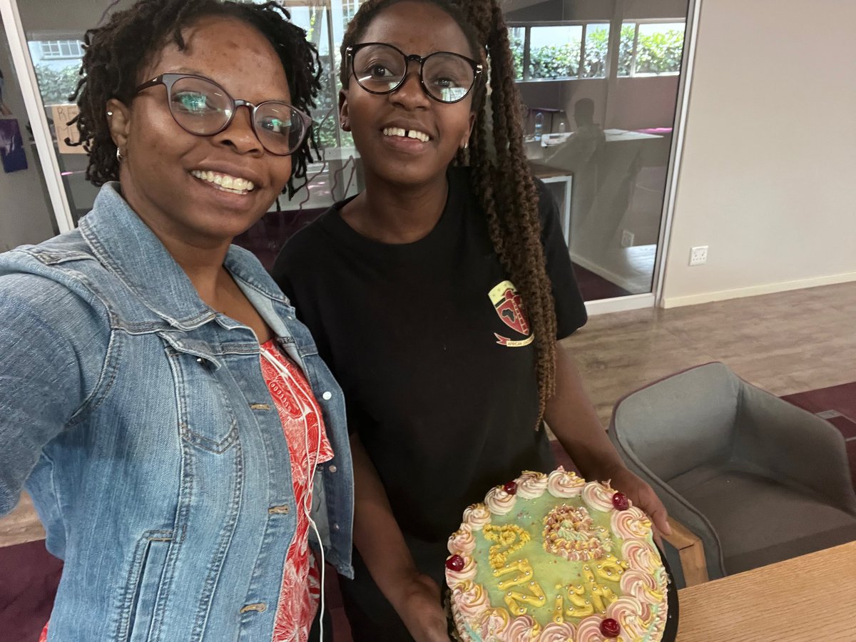 anzishaprize's tweet photo. Thanks for the cake Amina (2022 cohort).
#AnzishaPrize #AnzishaEffect #Entrepreneurship #Anzisha2022 https://t.co/41ZVJmSbt5