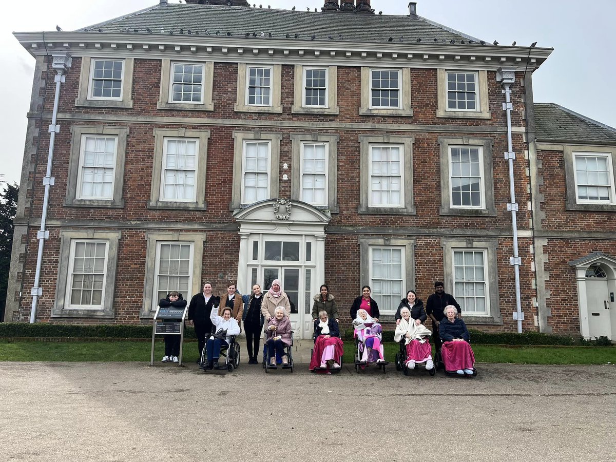 OaklandCare's tweet image. Our #ElsyngHouse Care Home Hospitality and Care team got together to take their residents around the beautiful gardens of #FortyHall. It was a lovely day to take a stroll and appreciate the changes in season. 

Find out more about Elsyng House  ow.ly/CPGn50NjSX8