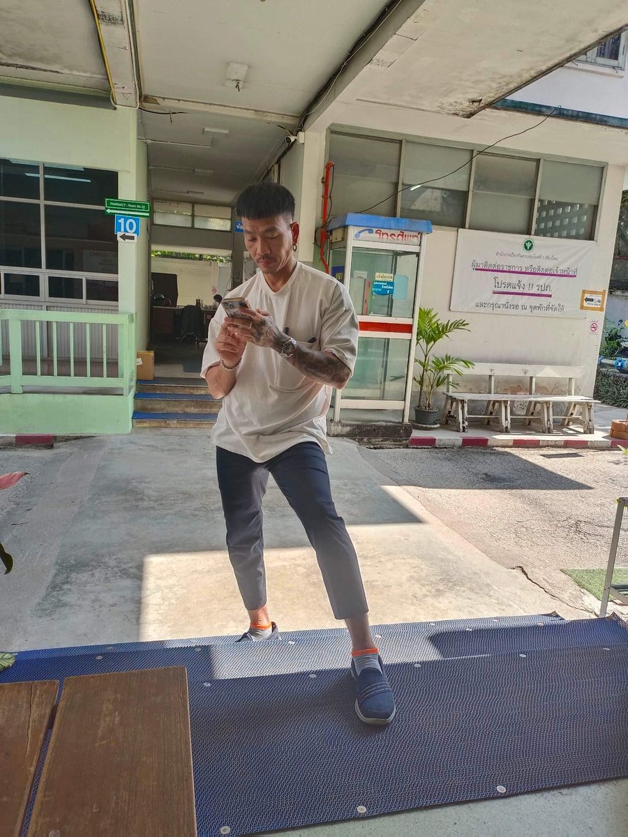 บิ๊กเอ็ม ชายแท้ รับนวด ถึงเที่ยงคืนครับ tweet media