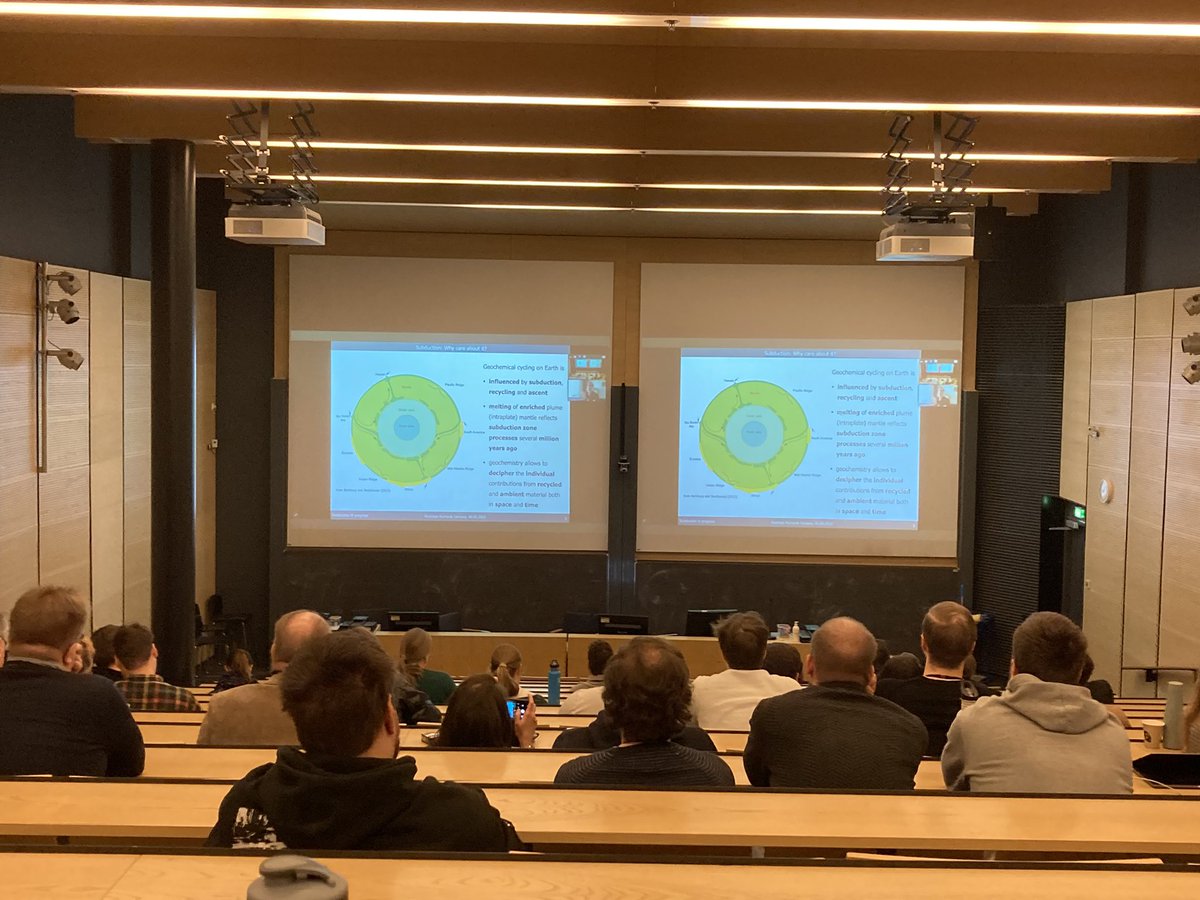 GeoHelsinkiUni's tweet image. Afternoon session on ’#SolidEarth: Processes, Resources, and Composition’, our Prof @beier_christoph giving his talk ’From the #crust to the #mantle and back: #Subduction in progress’ remotely 🌏 #PlateTectonics #SubductionZones @geo_hel @KumpulaScience #GeoDays @geoseura