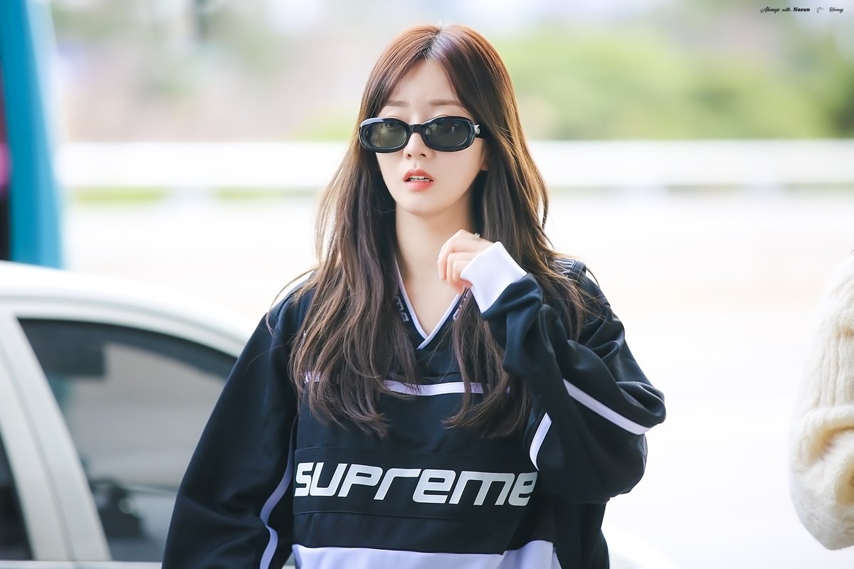 H940210's tweet photo. 230316 김포공항 보미
@apinkbm #Apink #에이핑크 #보미 #윤보미 #bomi @Apink_2011
https://t.co/4IAgoAqZIX https://t.co/Vtkifl8yK4