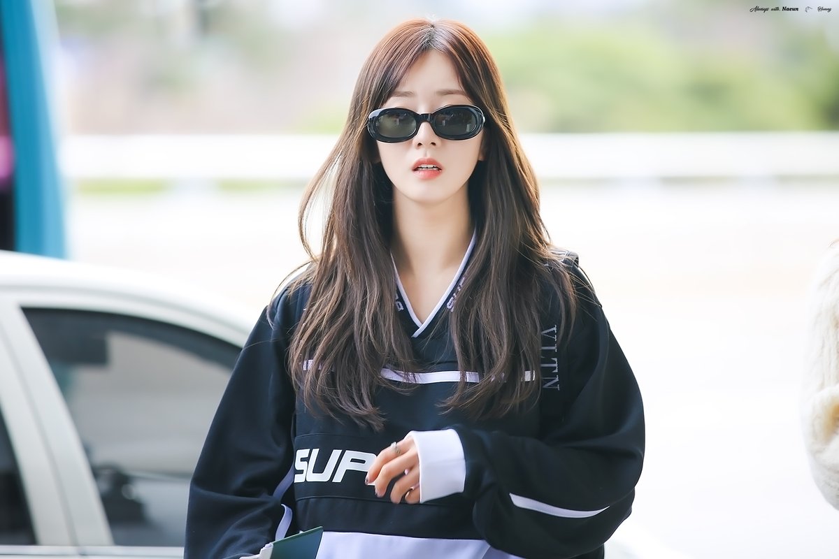 H940210's tweet photo. 230316 김포공항 보미
@apinkbm #Apink #에이핑크 #보미 #윤보미 #bomi @Apink_2011
https://t.co/4IAgoAqZIX https://t.co/Vtkifl8yK4