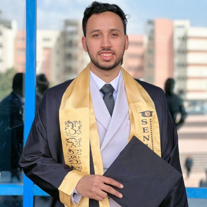 dollataze's tweet photo. #NewProfilePic
الحمدلله حتي يبلغ الحمد منتهاه❤️
رسمياً طبيب احمد عادل.... بكالريوس الطب والجراحة بتقدير عام امتياز مع مرتبة الشرف https://t.co/fh35HxOZyX