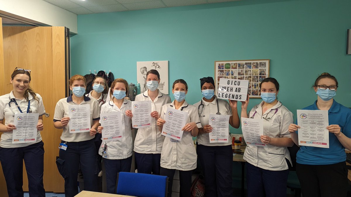 A whole bunch of Delirium Champions.🧠🦸🏻‍♀️ 
Our GICU therapy team <a href="/UHSFT/">University Hospital Southampton 💙</a> took part in Delirium Prevention Bingo yesterday day on #WDAD
A whole range of management strategies were implemented 👏🏻👏🏻
#deliriumiseveryonesbusiness 
@EatWalkEngage 
<a href="/iDelirium_Aware/">iDelirium</a>