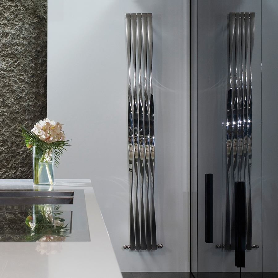 ValveKings's tweet image. If you&apos;re looking for something artistic and premium for your home then look no further than our Aeon range.

These vertical radiators are sure to make a statement no matter where you place them.

To see our whole Aeon range👉 bitly.ws/BGHi

#designerradiator #homereno