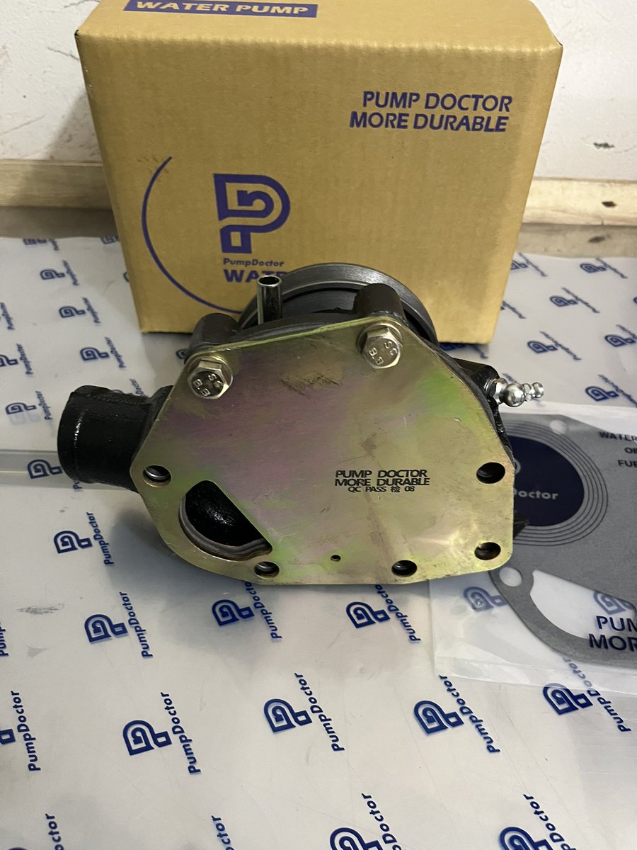 Mitsubishi S4E S4F water pump, OEM number 34545-00013, suitable for HD250