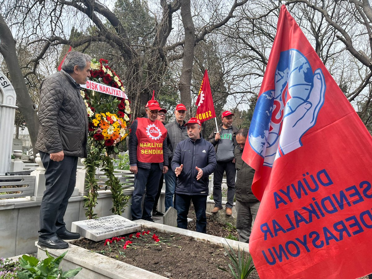 Genel Başkanımız Ali Rıza Küçükosmanoğlu mezar başında ki konuşmasında İsmet Demir'in mücadelesini anlattı. Örnek bir sendikacı ve işçi önderi olduğunu belirtti. İsmet Demir'i ve mücadelesini işgal,grev, direnişlerimiz de yaşatıyoruz dedi.