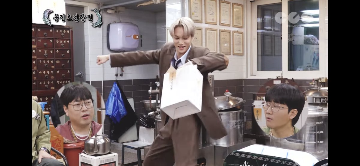 EXOGlobal's tweet photo. [VIDEO] 230316 Kai is here~ Kai is here~ Kai made a comeback! [YongJinho's Health Center EP.01]-#KAI
▶️ https://t.co/RgVGadVs2m

#EXO #엑소 @weareoneEXO https://t.co/fzul6yYiWt