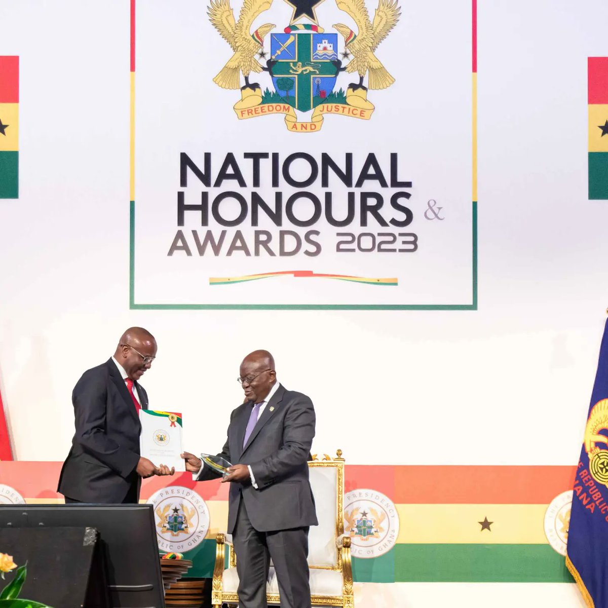 ZenithBank_Gh's tweet photo. We have great news!
Zenith Bank Ghana receives National Honour &amp; Award...

#ZenithBankGhana
#InYourBestInterest
#EazyBanking
#Ghana https://t.co/U4yWKvs5B8