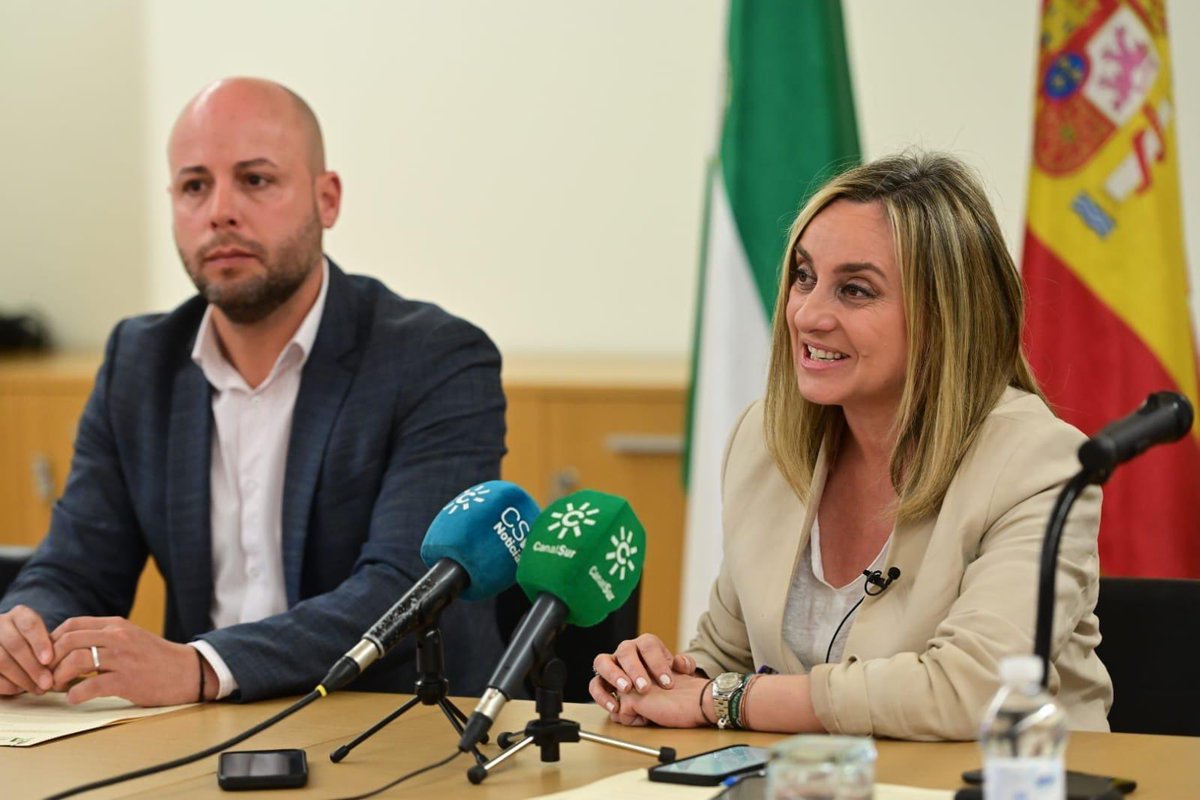 estefanogijares's tweet photo. Hoy firmamos un protocolo de colaboración Ayto de Ogíjares y Junta de Andalucía para impulsar el desarrollo de la segunda fase de Fundación PTS - Parque Tecnológico,que tiene un papel estratégico para la economía

Apostamos por un crecimiento que atraiga a empresas y cree #empleo https://t.co/f4ebFHhQR7