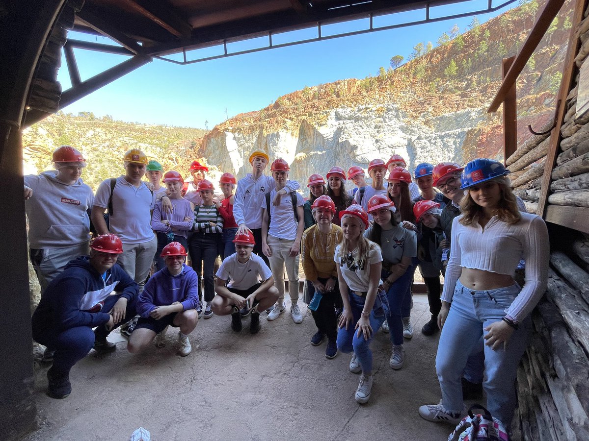 fedcsantaclara's tweet photo. El alumnado de 3° y 4° de ESO visita las Minas de Ríotinto. Hemos puesto en práctica lo aprendido en materias como Geografía e Historia, Inglés, E.F., Biología etc.¡Ha sido súper interesante! https://t.co/amWPQTATbo