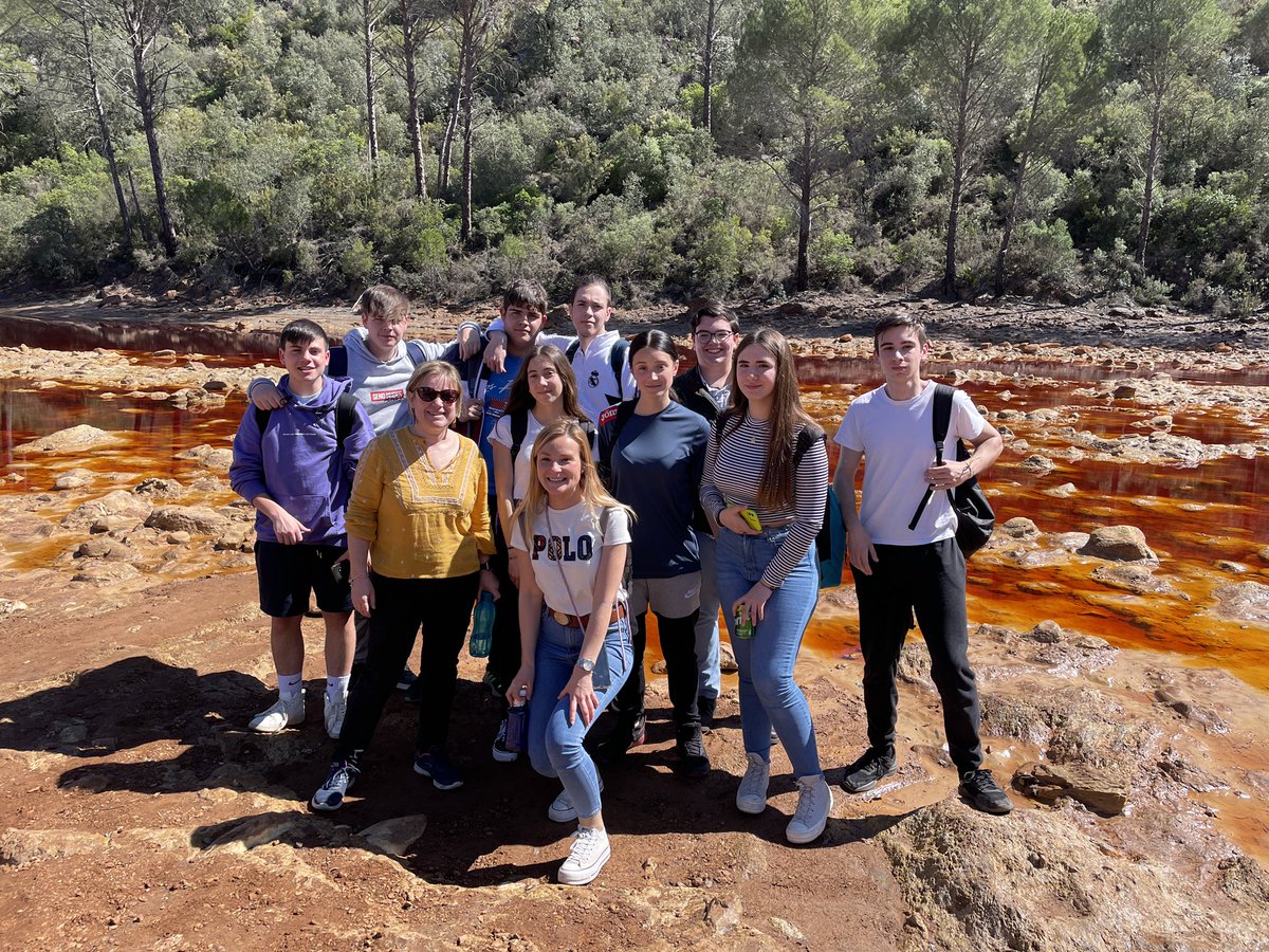 fedcsantaclara's tweet photo. El alumnado de 3° y 4° de ESO visita las Minas de Ríotinto. Hemos puesto en práctica lo aprendido en materias como Geografía e Historia, Inglés, E.F., Biología etc.¡Ha sido súper interesante! https://t.co/amWPQTATbo