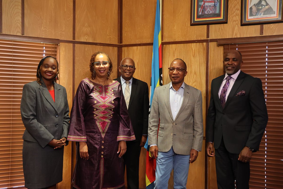 UNAIDS_Eswatini's tweet image. The Regional Director of the UNAIDS Regional Support Team for Eastern and Southern Africa Ms. Anne Githuku-Shongwe is in the country for a courtesy visit and will be engaging with different partners. Today she paid a courtesy call to Prime Minister Cleopas Sipho Dlamini.