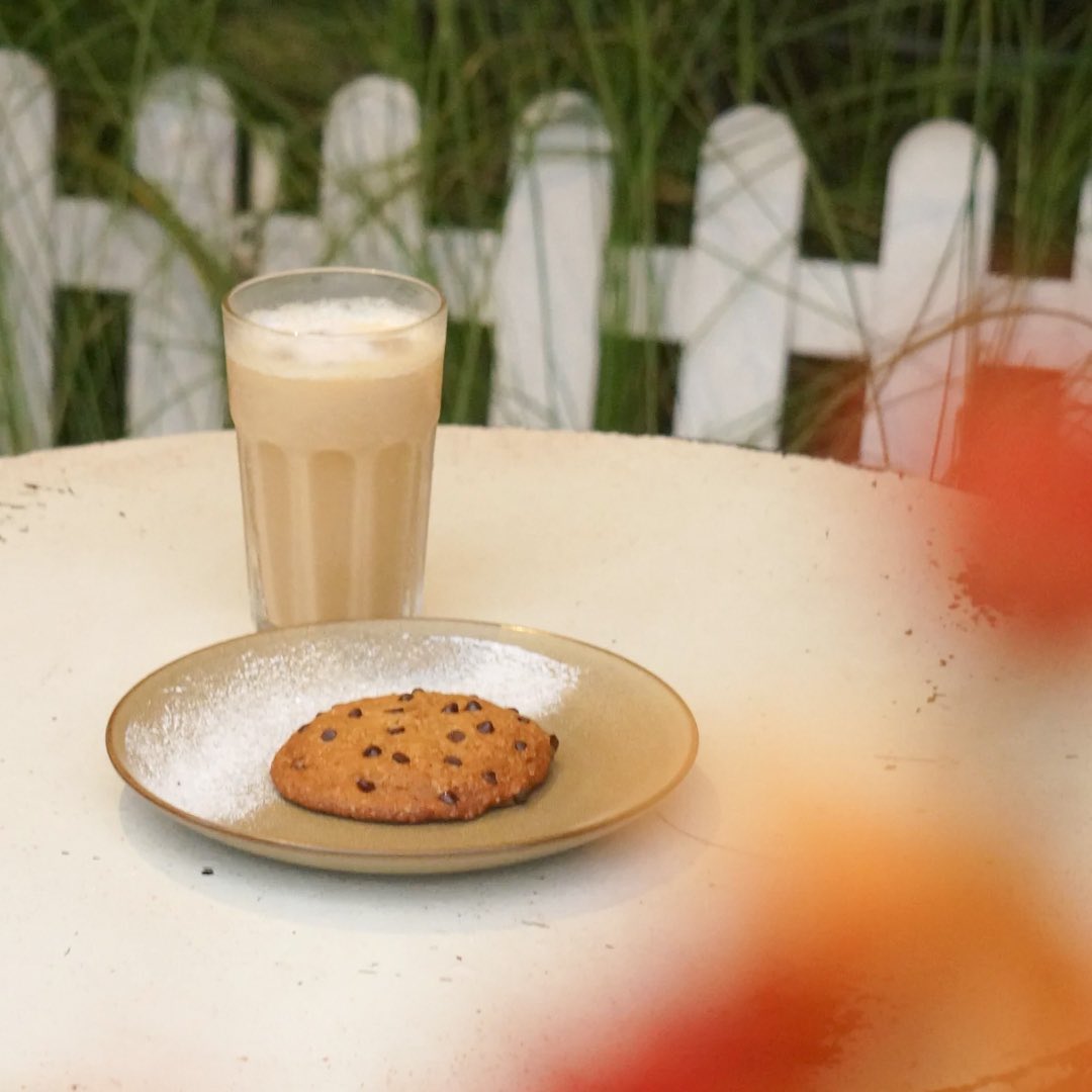 Hari Kamis pengen yang manis,
Gak usah nangis nih ada cookies ✨❤️🍪