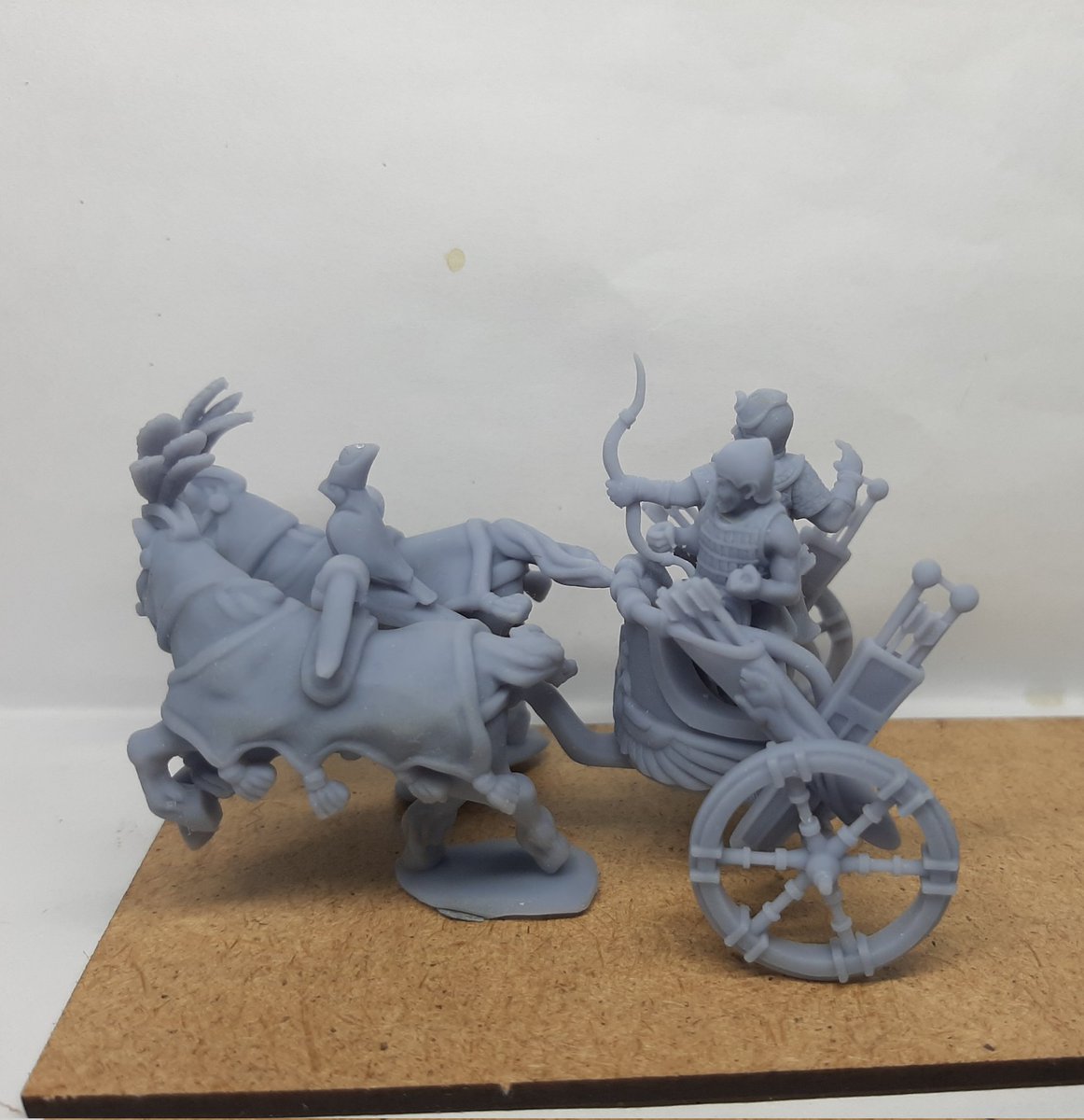 _EccentricMan's tweet photo. Kieven from #LancerMiniatures gave me some of a new range to look at. Some 3d printed Egyptians. He has the licence to sell and has used a studio mix resin. He told me the resin has a lite bit of flex to prevent the brittleness. I'll do a up close video review. Pharaoh's chariot https://t.co/YCIxNSmVBs