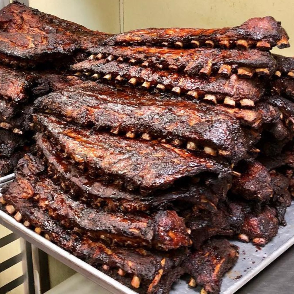 BBQlads's tweet photo. For when that one rack just isn't enough! 😋
🐖
🐖
📸 @kalikoby racks of ribs
🐖
🐖
#kalikoby #welcometothesouth #gabbq #craftbbq #porkribs #alwaysfresh #delicious #bbqribs #pittoplate #smokedpork #spareribs #cantonga #porkspareribs #bbqaddiction #barbecue https://t.co/a4FJ1k25tz