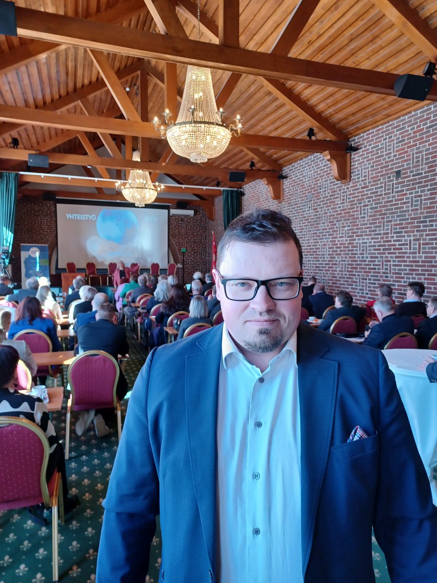 kasvukaytava's tweet photo. 2/2 Haasteeksi tulevaisuuteen hän heitti ilmoille kysymyksen, voitaisinko jatkossa toimia erityisesti yhdessä TKI-investointien lisäämiseksi ja uusien alustojen kehittämisessä sekä ilmiöpohjaisessa ennakoinnissa. #tulevaisuus #suomenkasvukäytävä https://t.co/tH2BnxpQ9W