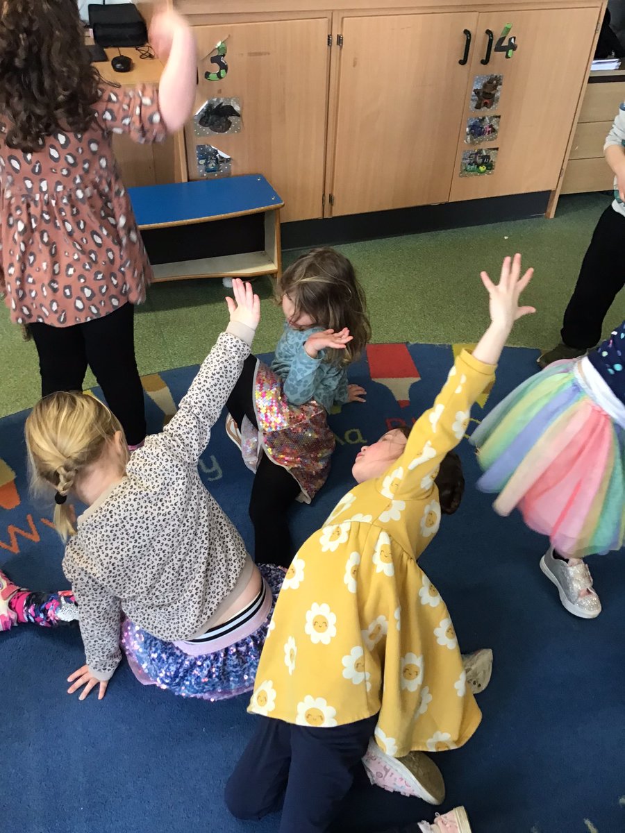 BHGNursery's tweet photo. Nursery were very inspired today after watching the fantastic prep dance show 🪩 🕺 💃 #musicandmovement @PenguinsBHGirls @Year1BHGirls @Year2BHGirls @Year3BHillGirls @Year4BHillGirls @Year5BHillGirls @Year6BHillGirls Thank for inviting us to watch and well done to everyone ✨ 👏 https://t.co/1tUctgPFaJ