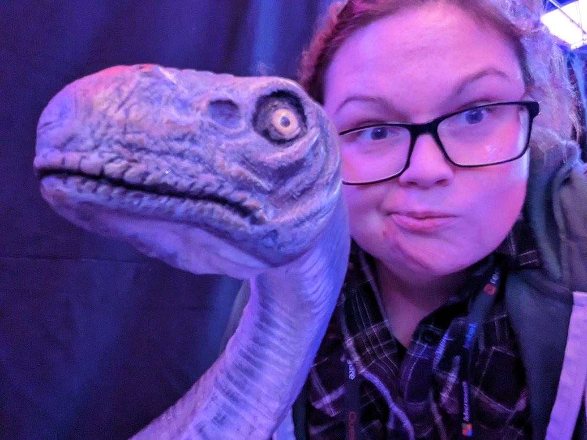 deltabug's tweet image. It&apos;s Day 3! @SQLBits #sqlbits 
Even found a dinosaur who agreed to have a #sqlselfie with me