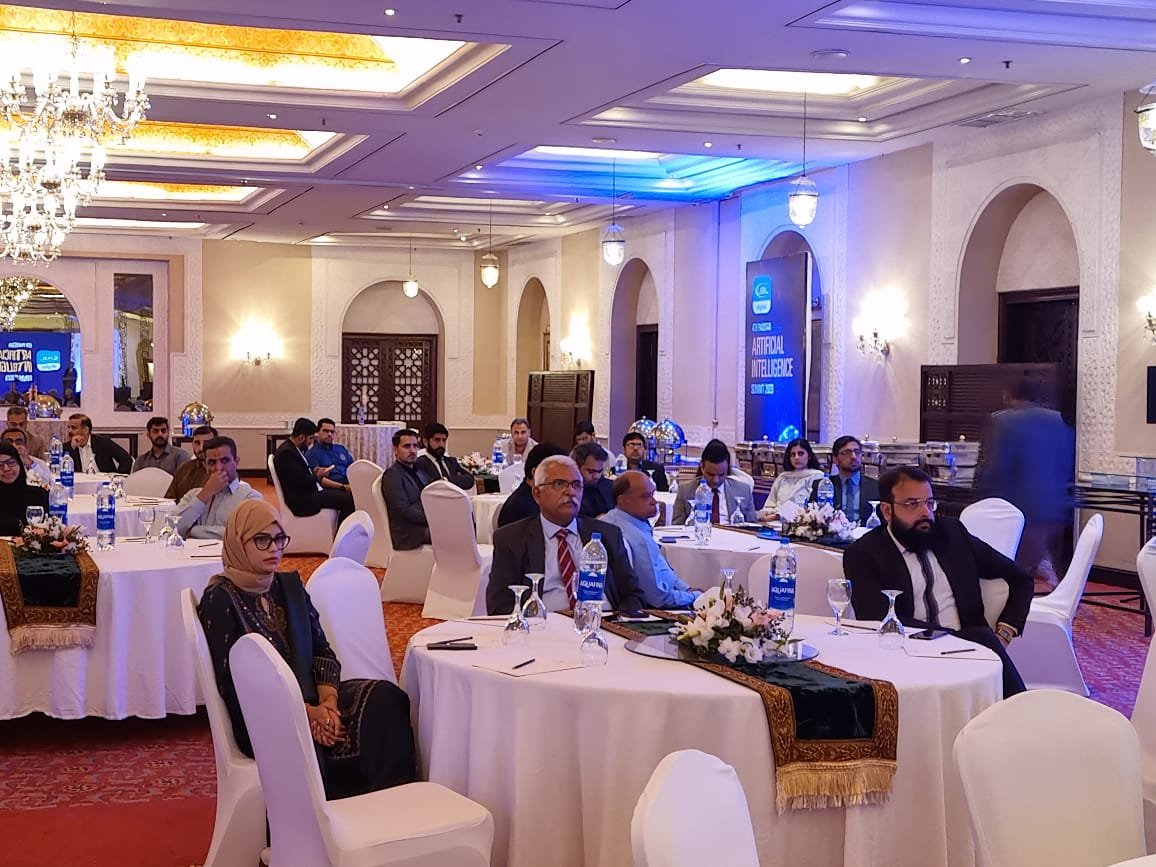 PlanComPakistan's tweet photo. "Change can be adopted through three means; by being proactive, learn what is coming towards you &amp; develop capability to become beneficiary of change"

Minister Ahsan Iqbal addressed "4th Pakistan Artificial Intelligence Summit 2023" in Islamabad today

#ArtificialIntelligence https://t.co/74o3zXePW5