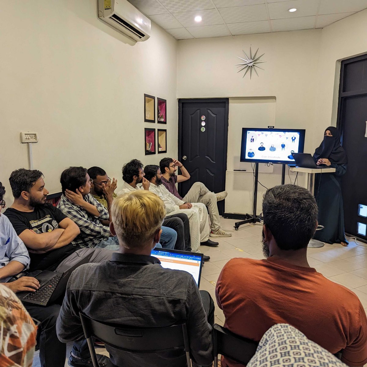 MarketLytics's tweet photo. Our all hands sessions always leave us feeling inspired and motivated! Great things happen when we come together. 🙌

#LifeAtMarketLytics #MLClan #MarketLytics https://t.co/1Iu1m6LSx9