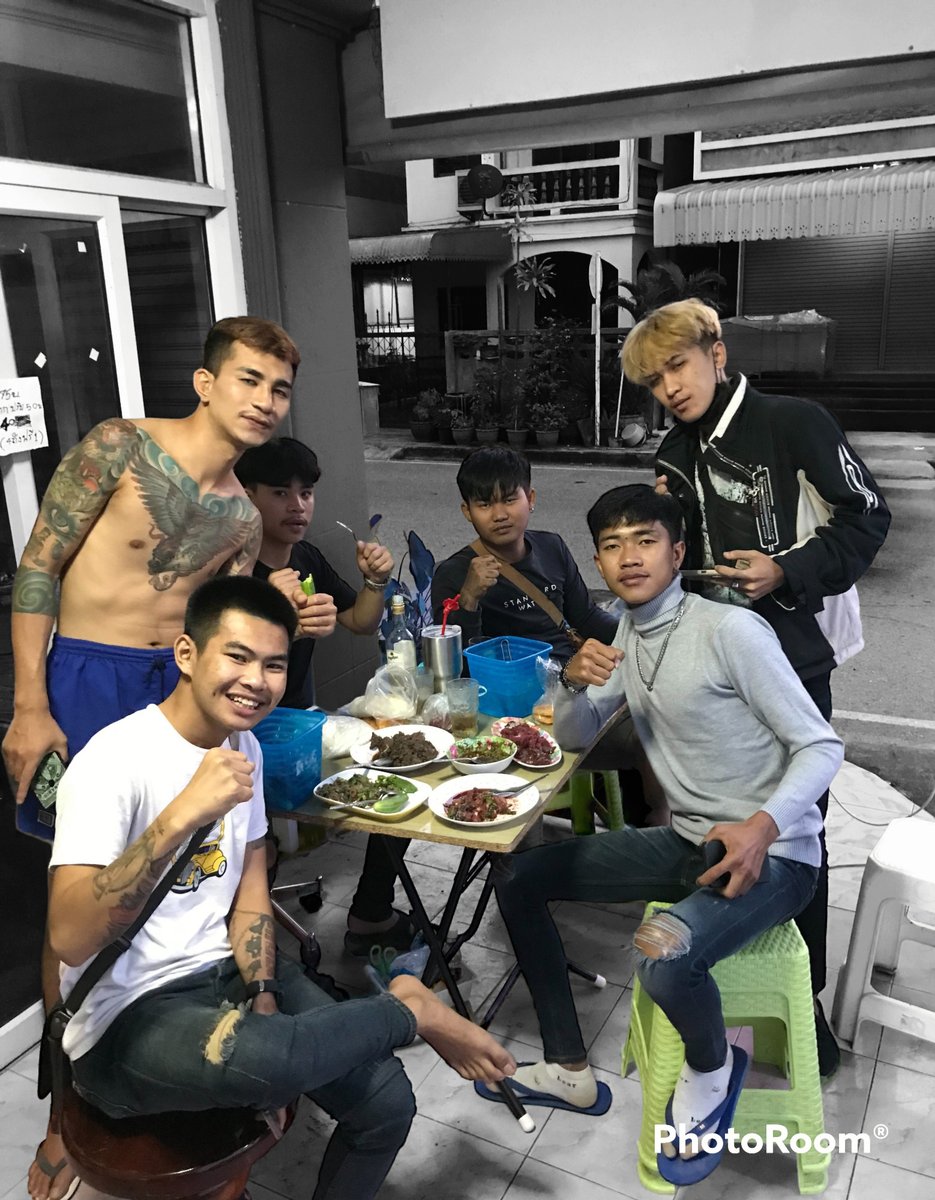 FugNgq's tweet photo. อร่อยกว่าซ���ยจุ ก็พวกผมนี้ละคับ #ชัยภูมิ https://t.co/ZubwW0OBj8