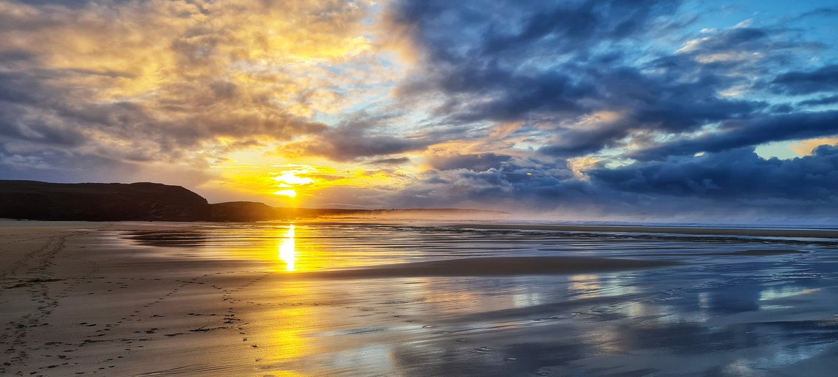Donniebrassie's tweet photo. Eoropie beach - Ness.
#TràighShanndaigh #eoropie #beach #sunset #sea #sand #buttoflewis #isleoflewis #Outerhebrides #galsonestate @VisitScotland @OuterHebs @hebridean_way https://t.co/w3hUGLD8HO