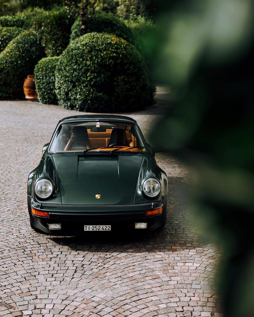 Green Over Tan. 🍃 Timeless Color Combo
#Porsche #Porsche930 #Turbo #vintagecar #classiccar #classicdriver #carvintage
@auto_moto_pl @SzczecinMoto @neun11er @suttie50 @zdravkost @HA11NNH @alfamale87 @michele69028102 @officialenzari @Hmp944Peters @D_ONLY_PORSCHE @Car_Gallery_
