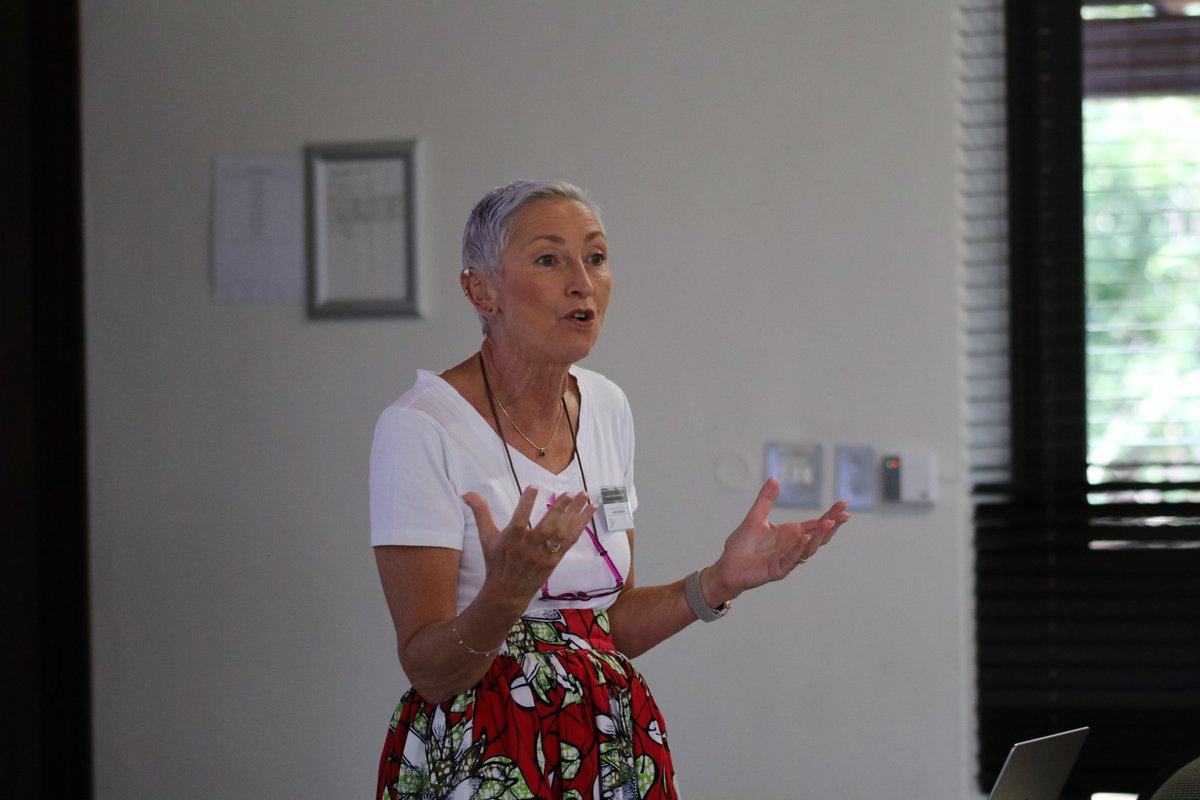 iasociety's tweet photo. Past IAS President @LindaGailBekker asks #HIVVaccineScienceAcademy fellows in #SouthAfrica to "imagine a vaccine being produced in Africa and exported to the world" https://t.co/6uCLDPOORJ