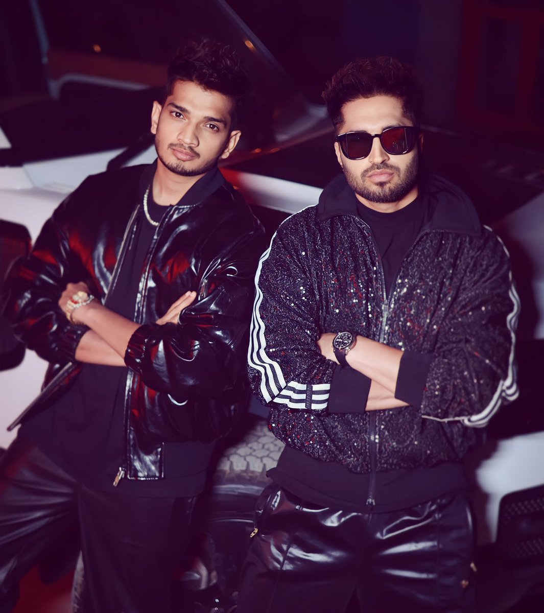 Niharika_21__'s tweet photo. One more time,we will all witness the banger song n the teaser,which already looks amazing. n as we know,@munawar0018's rap lyrics are going to kill it.
You've raised our expectations once again;we can't wait
Definitely you take over 2023

MUNAWAR X JASSIE MV OUT TMRW https://t.co/V4nEri2YCp