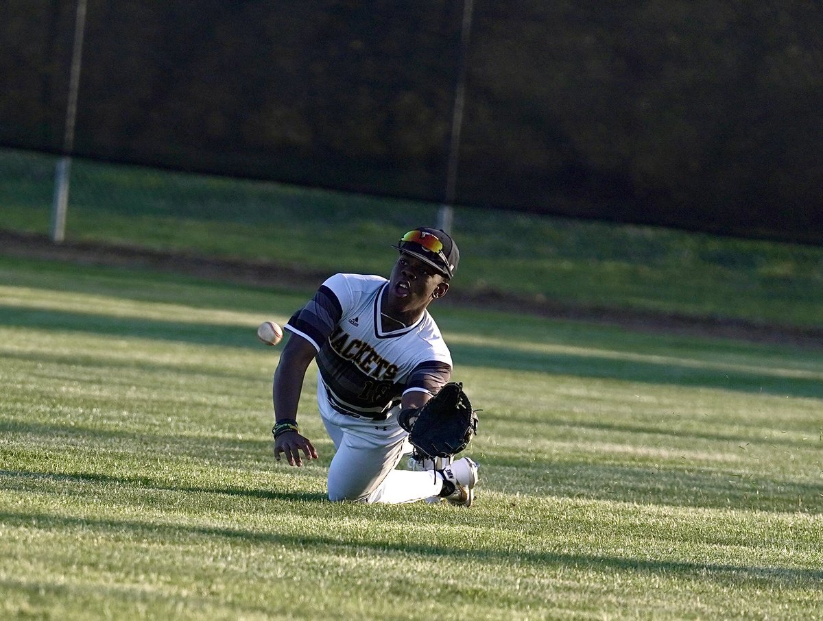 Big time catch from <a href="/JabariA18/">Jabari Alexander</a> last night at Chandler Field.