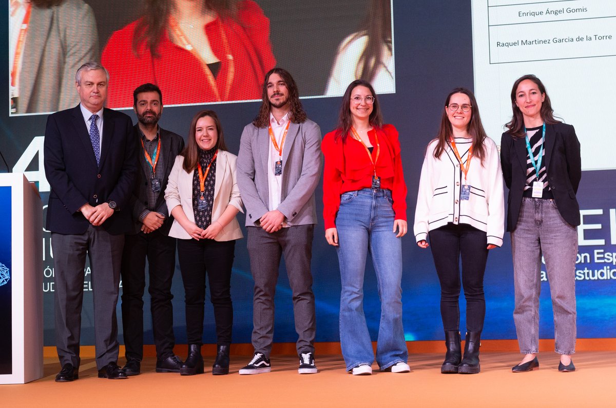 🏅 La Beca de Ampliación de Estudios ha sido para: 
🔸 Asunción Ojeda Gómez, del Hospital de Elche

Y las Becas de Aprendizaje de Nuevas Tecnologías para: Alazne Moreno, <a href="/SheilaGatZam/">Sheila GatZam</a>, David Sanfeliu, Enrique Ángel y Raquel Martínez

¡Felicidades!
#AEEH2023 #livertwitter