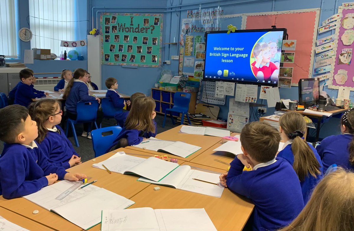 tonpentrejunior's tweet photo. @Addysg_Cymraeg Our classes have been taking part in #SignLanguageWeek and learning some BSL, taking part in the UKโs largest BSL lesson online this week ๐๐ป
#BSLLesson #CurriculumforWales https://t.co/6i4JYKKe4t