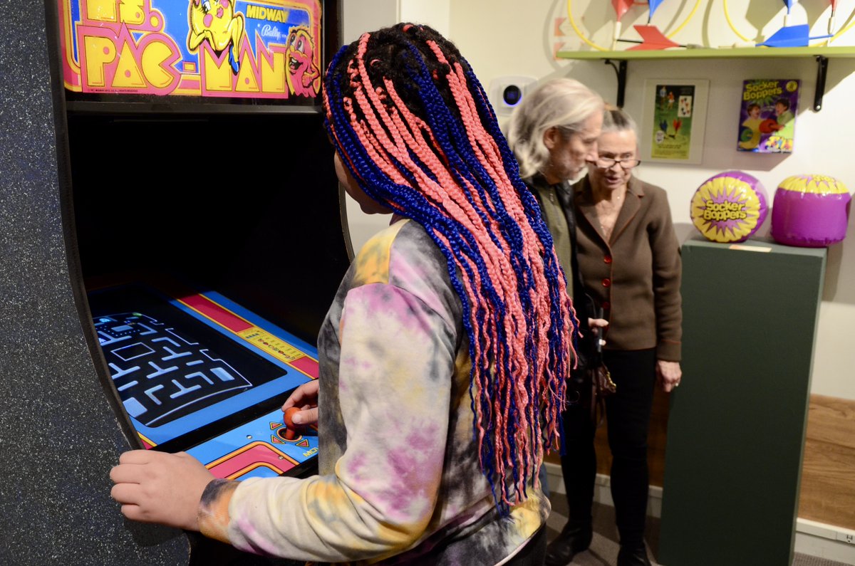 HistoricBeth's tweet photo. RETRO VIDEO GAME PARTY! Join us 11 a.m. to 5 p.m. on Sunday, April 2 at The Kemerer Museum for "Vintage Game Day" — an exciting day of retro arcade and video games. Ms. Pac-Man, Centipede, and other popular games. Admission is FREE. Details at https://t.co/SejDqjcv6Q https://t.co/XFDEXrAjty