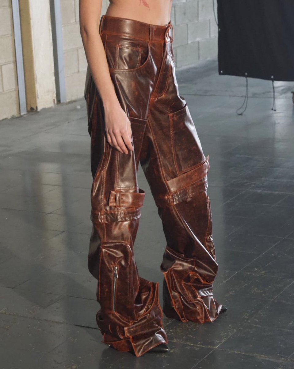 StreetFashion01's tweet photo. Pants by Man Down Studio! (2023) https://t.co/EBo3W91g4V