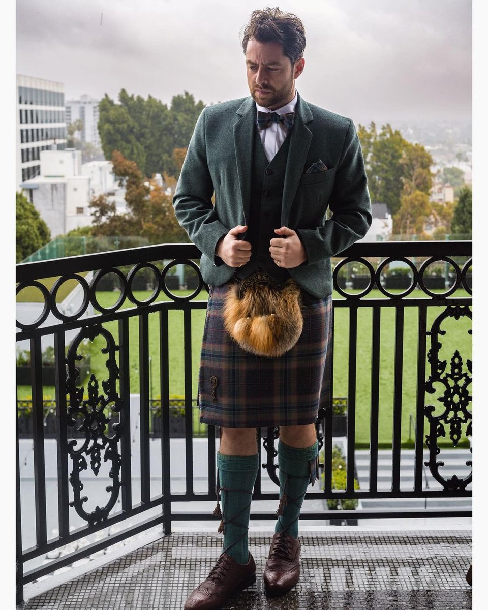 RRankinFans's tweet photo. 🏴󠁧󠁢󠁳󠁣󠁴󠁿 And if the #Rebus news isn’t exciting enough… new photos of Richard Rankin in another gorgeous @kingsofkilts outfit!

via his IG https://t.co/ZWjuPx70jD https://t.co/hCm8HRO2ZO