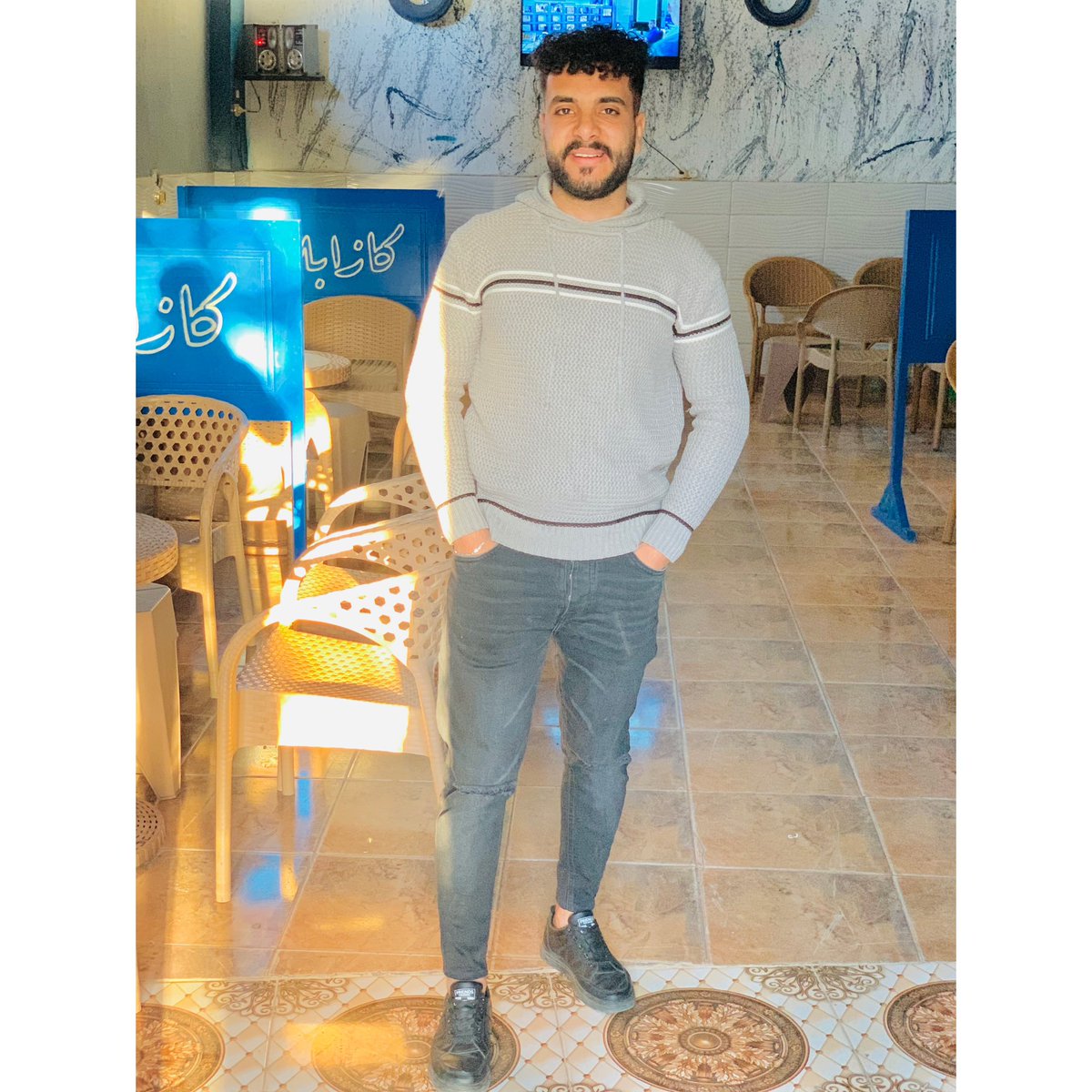 - الهوا اللي مكسرش الشجره ، لعب ف ورقهاا …😉🌪️