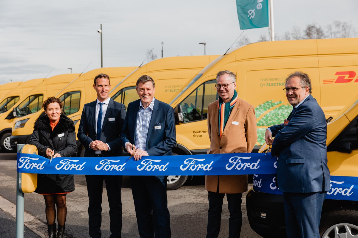 GraylingPR_be's tweet photo. We took care of the #mediarelations for @DHLexpress on the press event celebrating the arrival of 100 new electric vans, coming one step closer to a CO2-neutral future!
#clientnews #mediarelations #event 
https://t.co/A5lUOHkDlO https://t.co/n8ed0Ry4j9