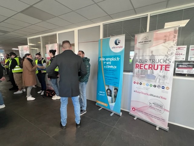 Caroline Roose (@caroline_roose) on Twitter photo Faire découvrir des filières en tension : 🚀 Mission réussie ce matin pour plus de 50 personnes en recherche d'une nouvelle orientation au sein du groupe #Ippolito et de sa filiale <a href="/AzurTrucks/">Azur Trucks</a> 🔝
Des immersions et des contrats en vue 👍 Faire découvrir des filières en tension : 🚀 Mission réussie ce matin pour plus de 50 personnes en recherche d'une nouvelle orientation au sein du groupe #Ippolito et de sa filiale <a href="/AzurTrucks/">Azur Trucks</a> 🔝
Des immersions et des contrats en vue 👍
