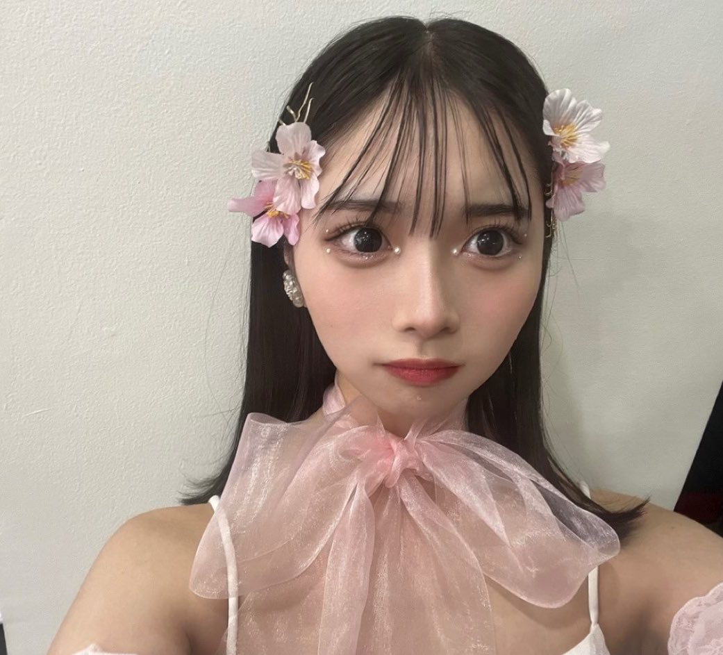 実熊瑠琉　サイン色紙 🍈 𝙋 𝙍 𝙀 𝙎 𝙀 𝙉 𝙏 𝐋𝐀𝐑𝐌𝐄 𝟎𝟓𝟖オフショット🌿 《実熊瑠琉