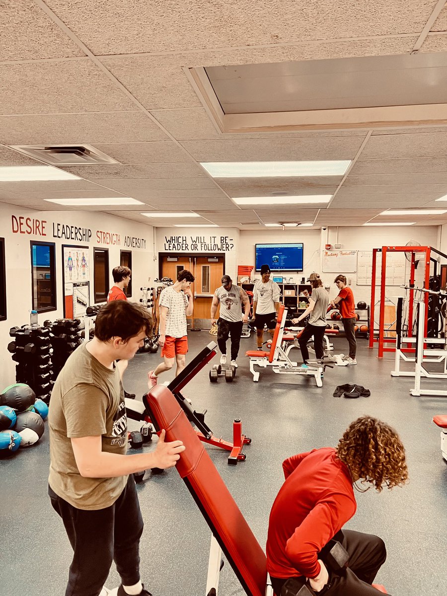 PlanetPieri's tweet photo. Rise &amp; Grind DWC Football Breakfast Club! #DWCFootball #secVfootball #GATA https://t.co/UWjrZE16Q5