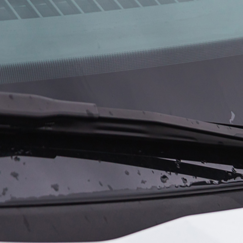 EUROTALLER's tweet image. ¿Alguna vez te has preguntado para qué son los puntitos que rodean toda la luna de tu coche?🚗🚗
⬇⬇
bit.ly/3YWlJKC

#Coche #Parabrisas #Curiosidades #Cristal