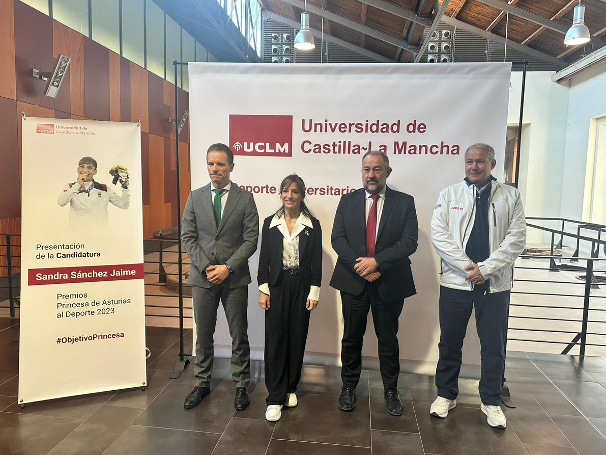 La <a href="/uclm_es/">Universidad de Castilla-La Mancha</a> oficializa la candidatura de la karateca Sandra Sánchez al Premio Princesa de Asturias de los Deportes 2023
uclm.es/noticias/notic…
