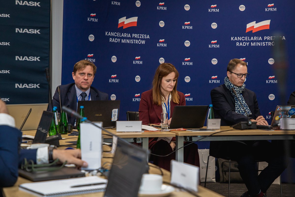 W siedzibie NASK trwa posiedzenie Rady Zarządzającej <a href="/Cybersec_ECCC/">European Cybersecurity Competence Centre</a>. W radzie zasiadają przedstawiciele 27 krajów #UE, <a href="/EU_Commission/">European Commission</a> i 
<a href="/enisa_eu/">ENISA</a>. Uczestnicy spotkania podkreślają, że rozwój kompetencji cyfrowych jest dziś kluczowy dla zapewnienia Europie #cyberbezpieczeństwo.