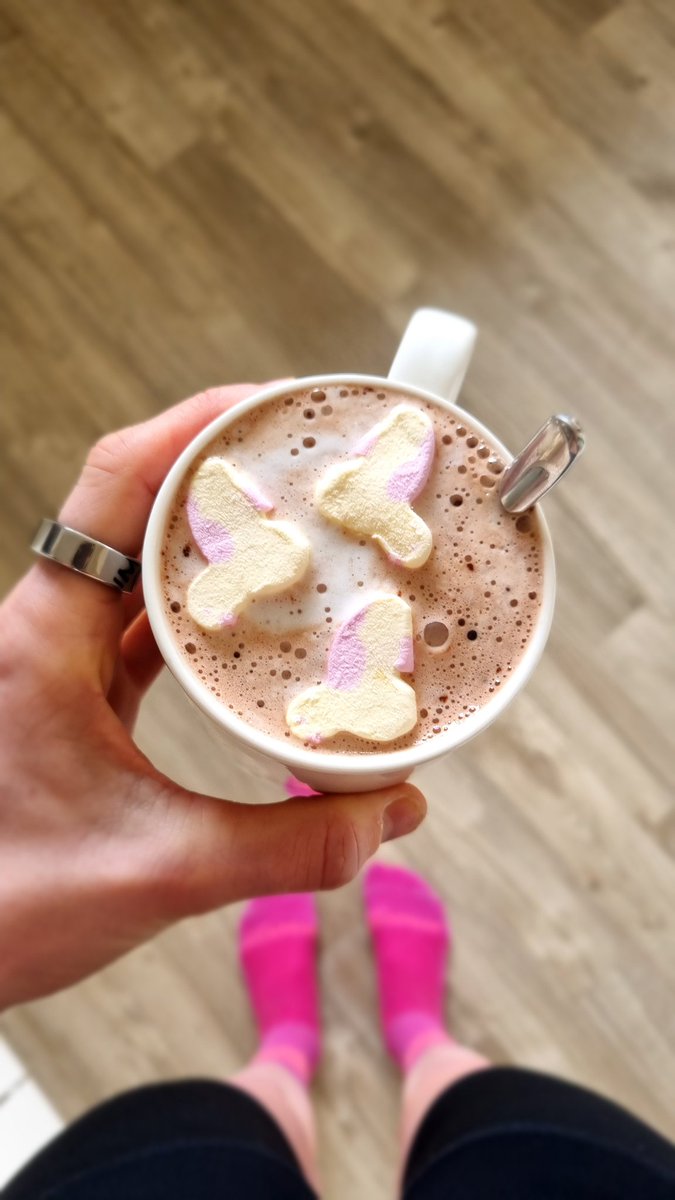 Enjoying a post workout hot chocolate with <a href="/AldiUK/">Aldi Stores UK</a> "chicks" marshmallows 🤨🤔💭