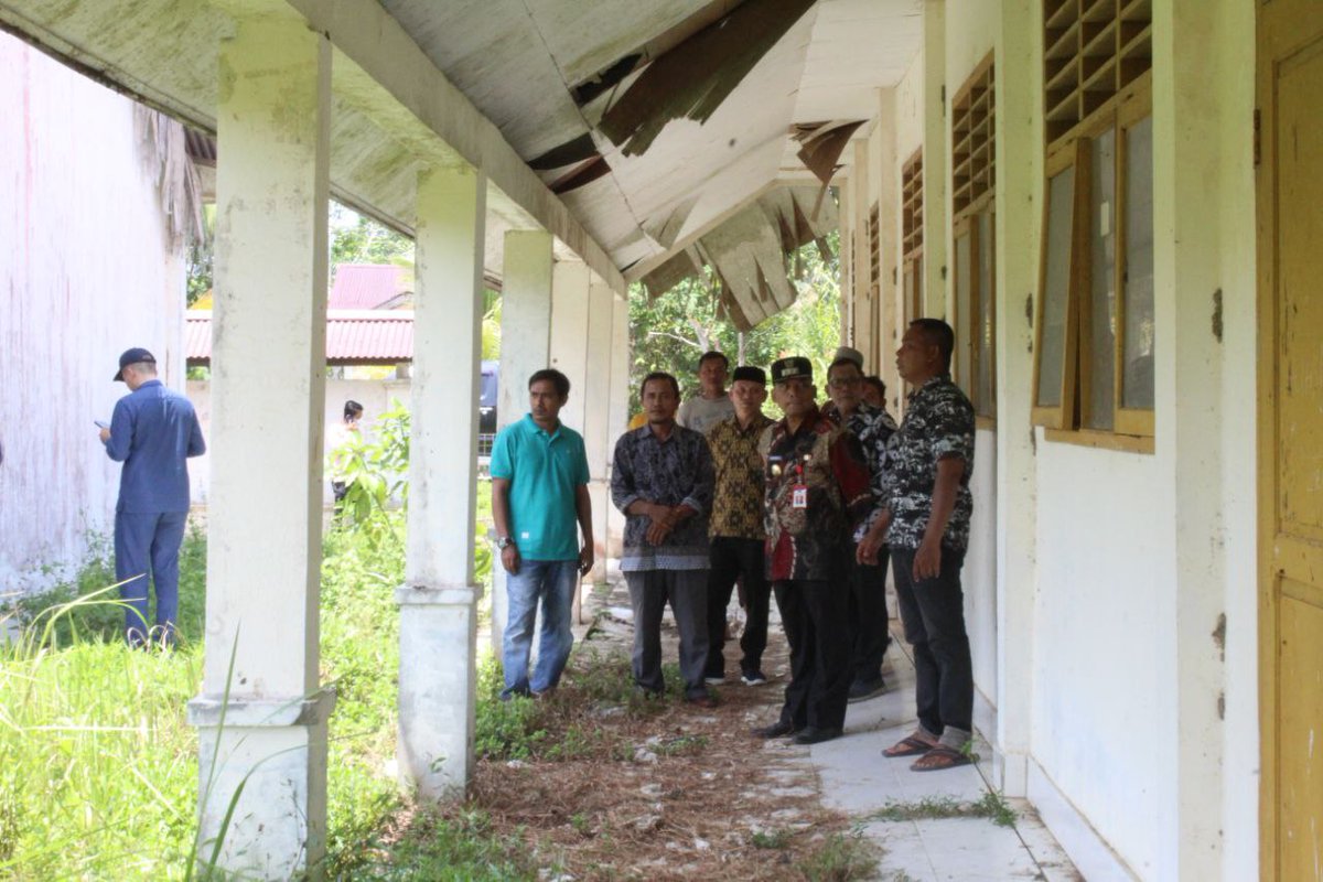 doktornurdin's tweet photo. Monev Bangunan Sekolah Menengah yg terbengkalai di Gampong Blang Monlung Kec. Sampoiniet https://t.co/IsAxnC1806