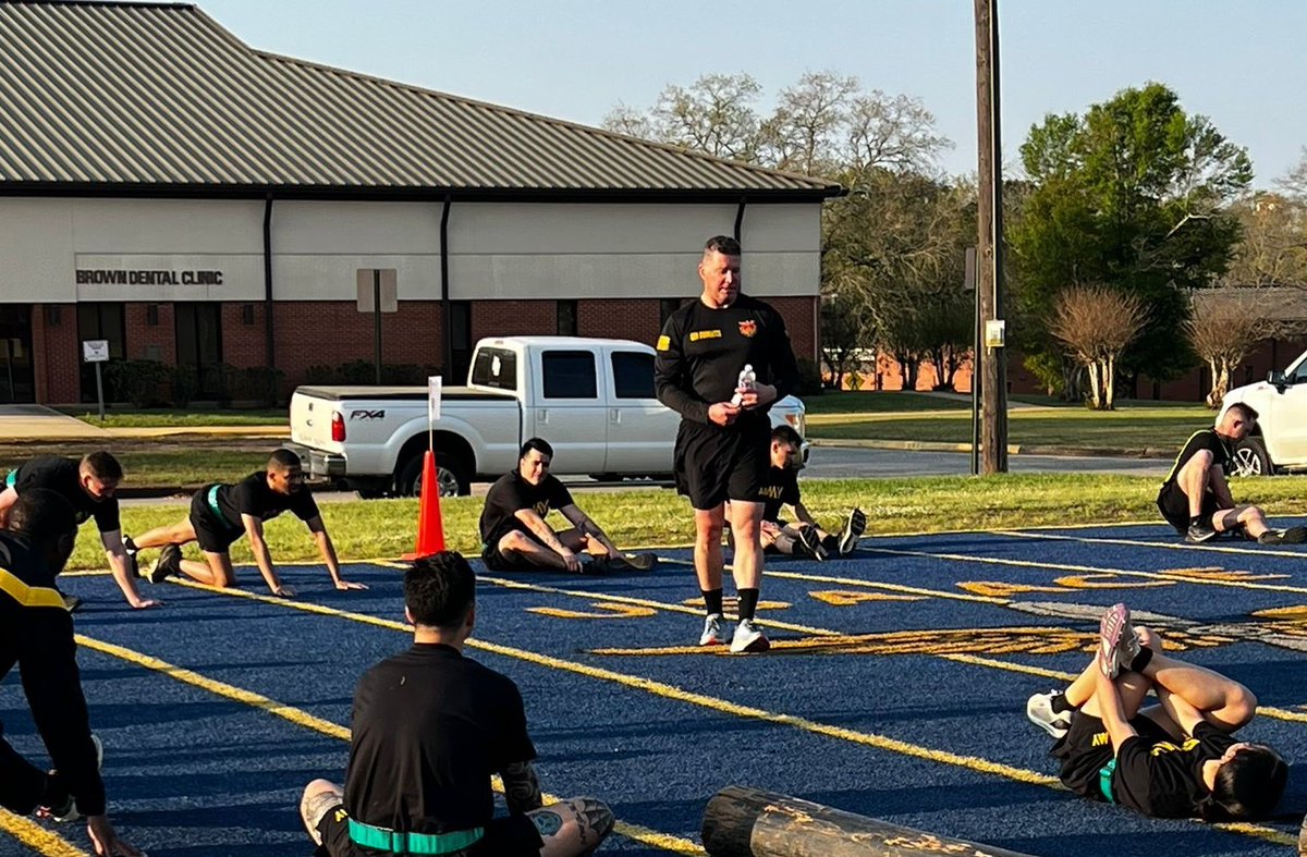 NovoselNCOA's tweet photo. 15Q ALC, Cycle 23-002, hosted the @FlyArmyDCG, BG Budraitis, for a rigorous PRT session during his final days at USAACE. He provided the students with professional development and mentorship on the way ahead for Army Aviation! You lead from the front! #AboveTheBest https://t.co/Reqq7rluEY
